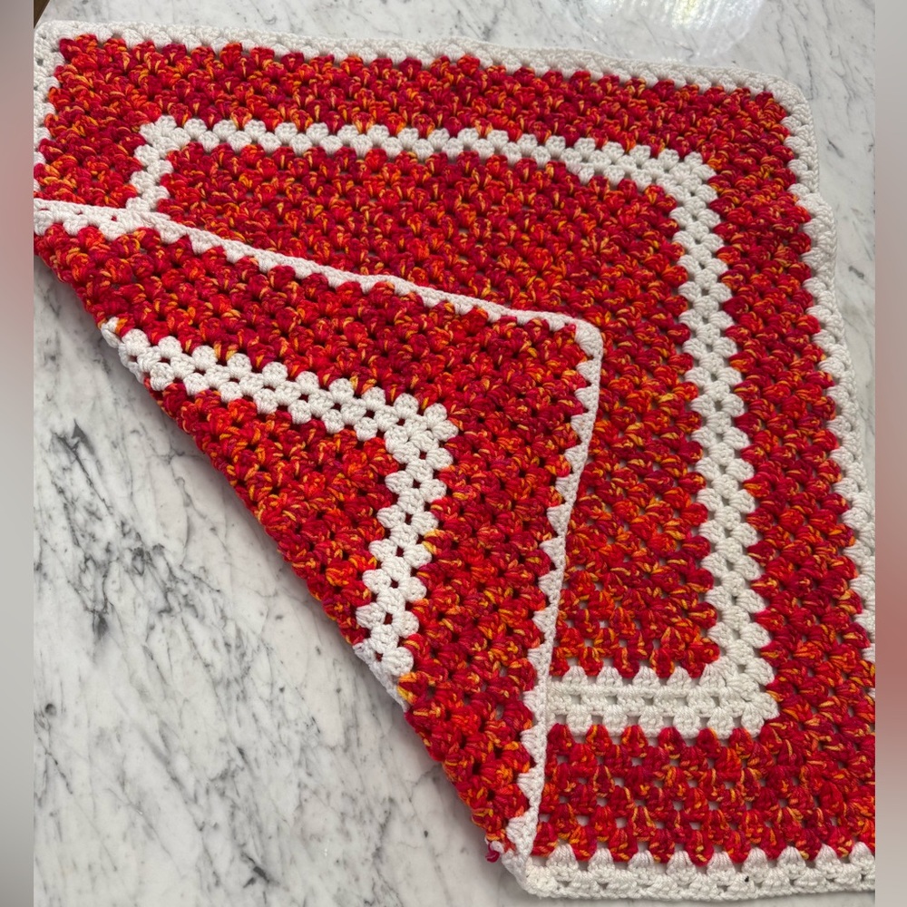BEAUTIFUL Vintage Handmade Orange, Red and White Crochet Baby Blanket 27”x27”